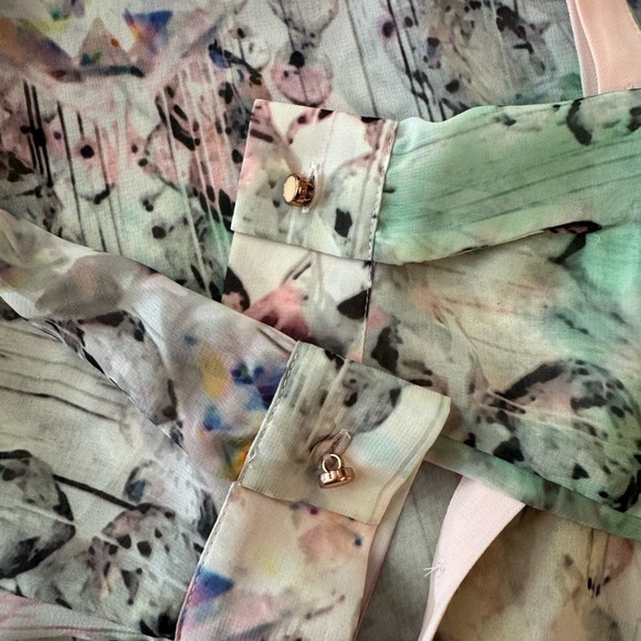 Ted Baker watercolor floral pink button down blouse size 1 US Small - Picture 5 of 6
